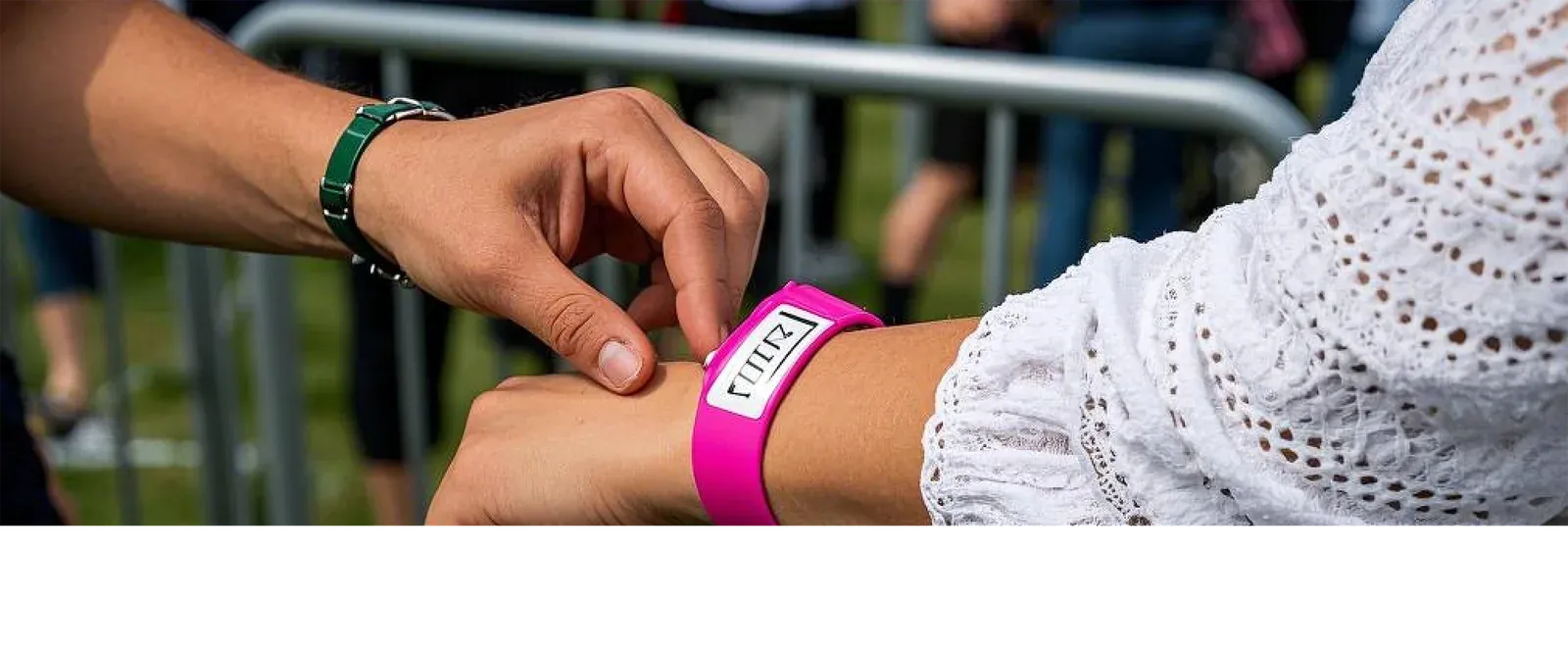 Waterproof RFID resort wristbands in silicone and woven fabric